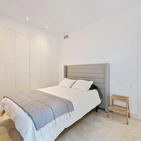 Luxury 3 Bed With Pools And Gym *