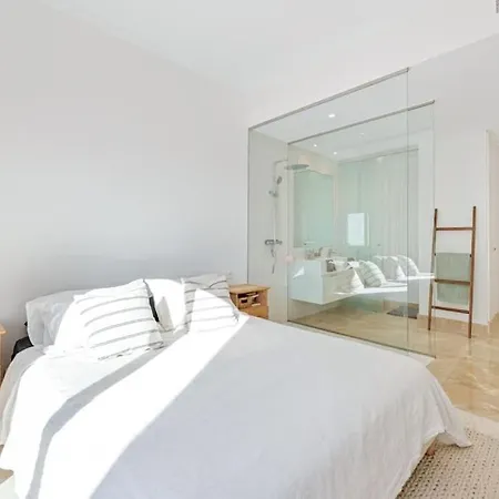 Luxury 3 Bed With Pools And Gym Lägenhet